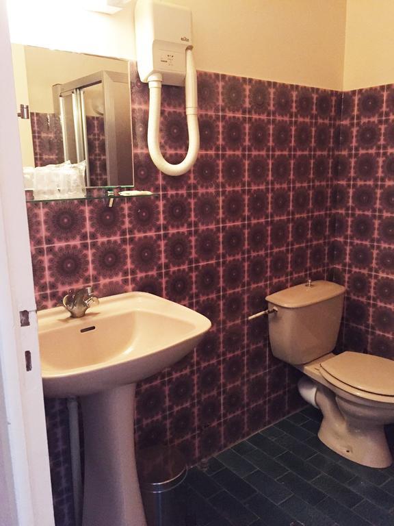Hotel Le Rocher Blanc Albaret-Sainte-Marie Экстерьер фото